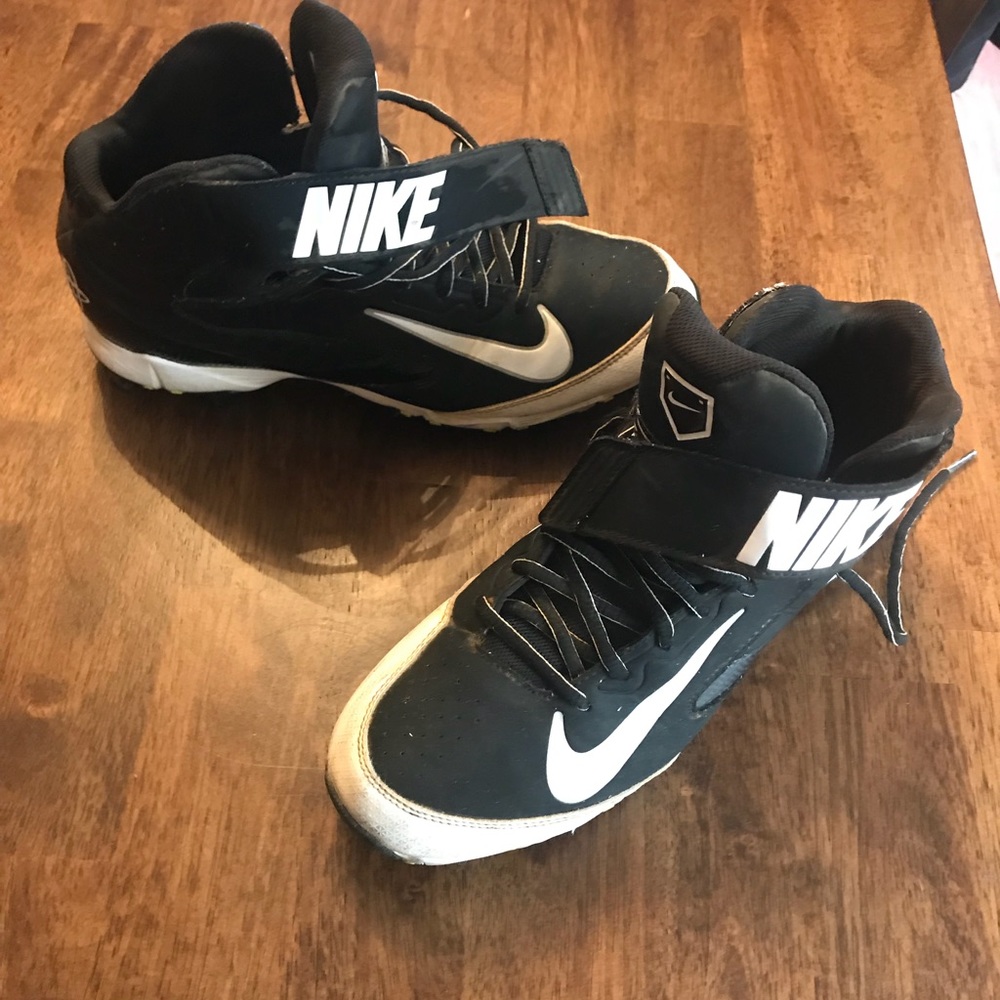 10.5 Nike Huarache Baseball Cleats